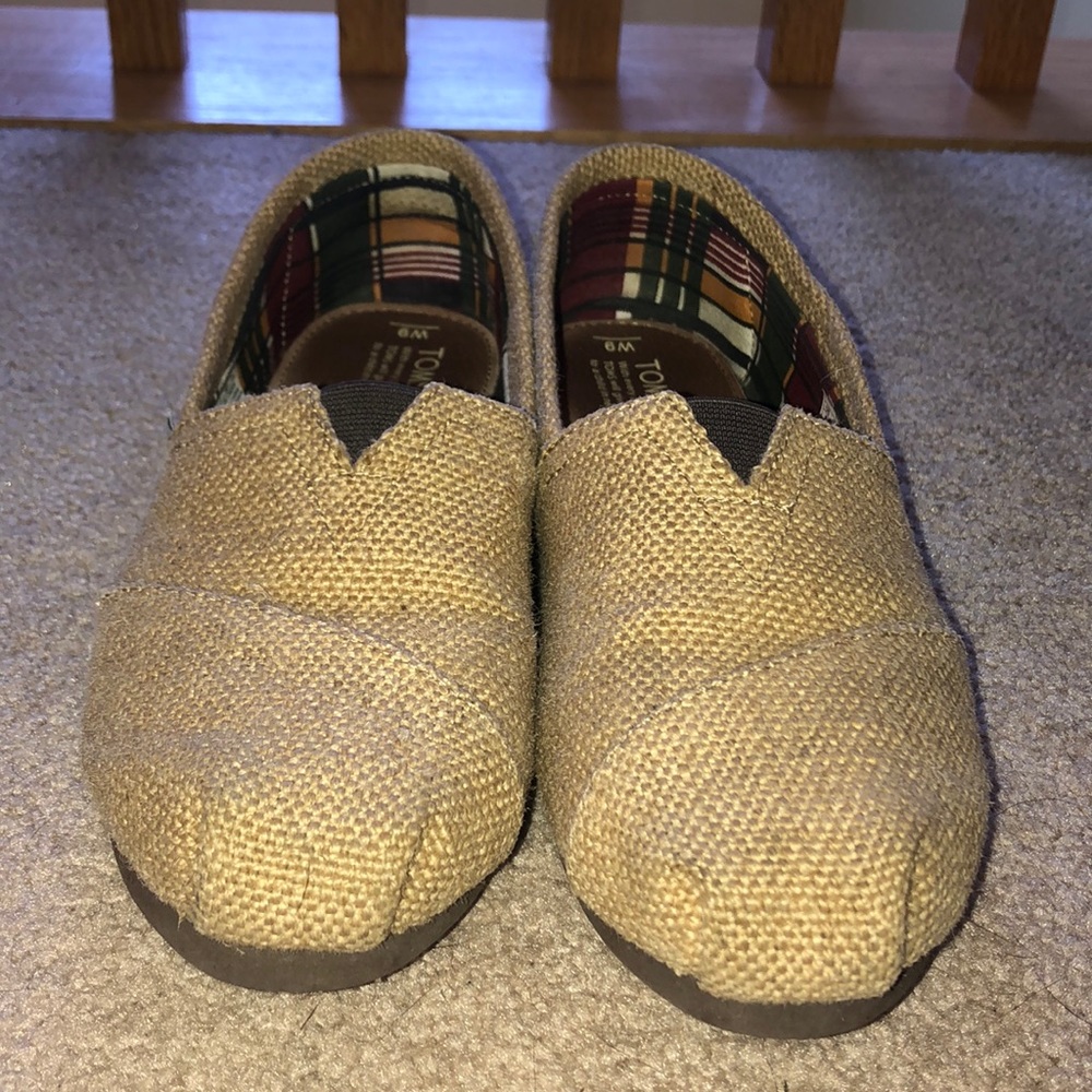 Burlap TOMS
